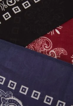 Pier One Unisex - Foulard - Black/Blue/Red -Pier One 0763f35dd2c146798be05cd7a75fd0e6
