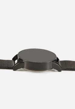 Pier One Montres Connectées - Black -Pier One 08ee56fd4f284497afc547161127f303