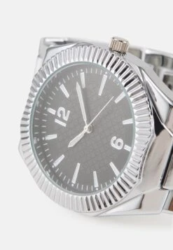 Pier One Montre - Silver- Coloured/Black 5 Pier One Montre - Silver- Coloured/Black -Pier One 10a349ed40bc44b9a13c1f43e0d6d141