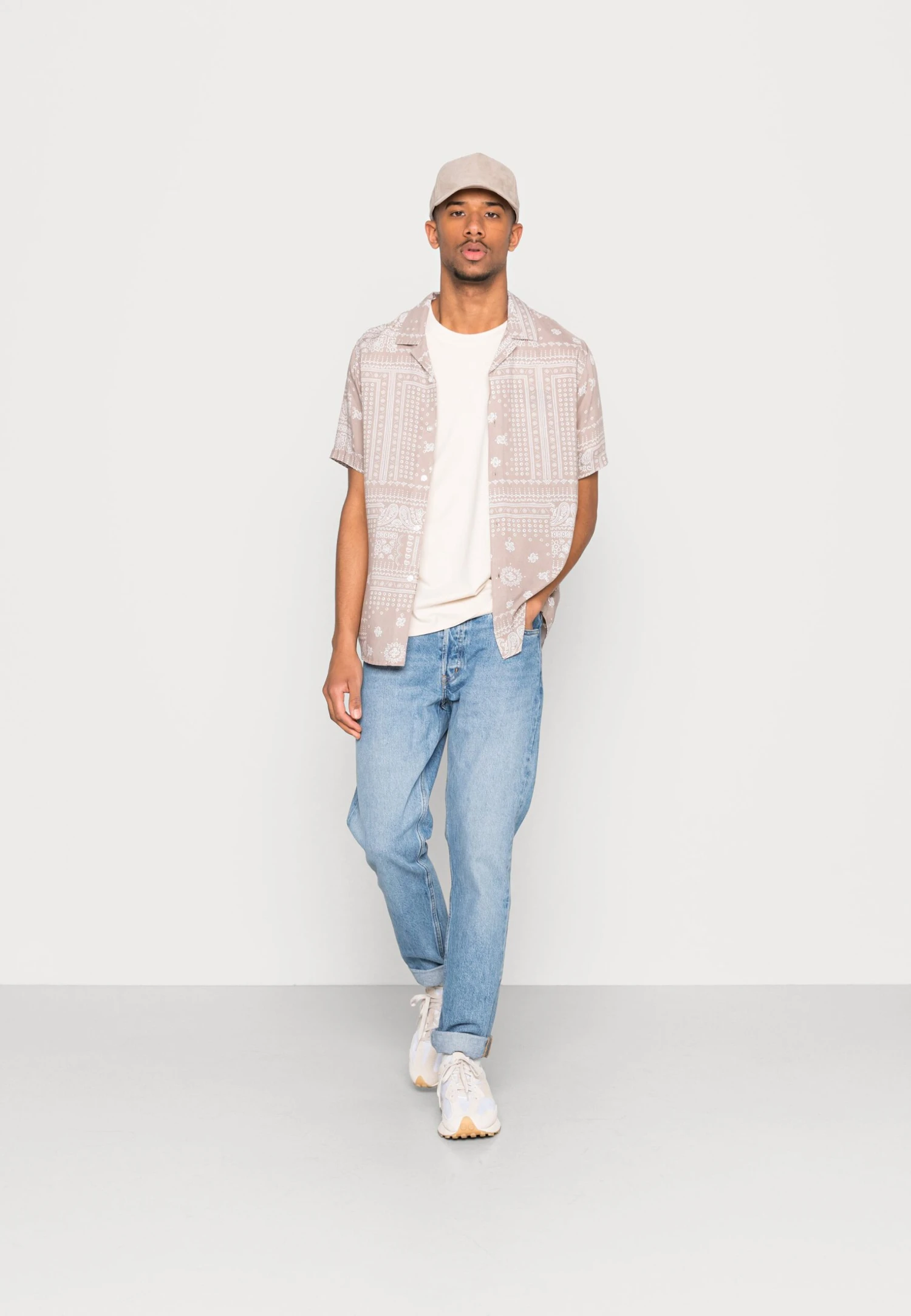 Unisex - Chemise - Beige Pier One Unisex - Chemise - Beige -Pier One 213679c64aaa4615b96d8d8b16a50a47 scaled