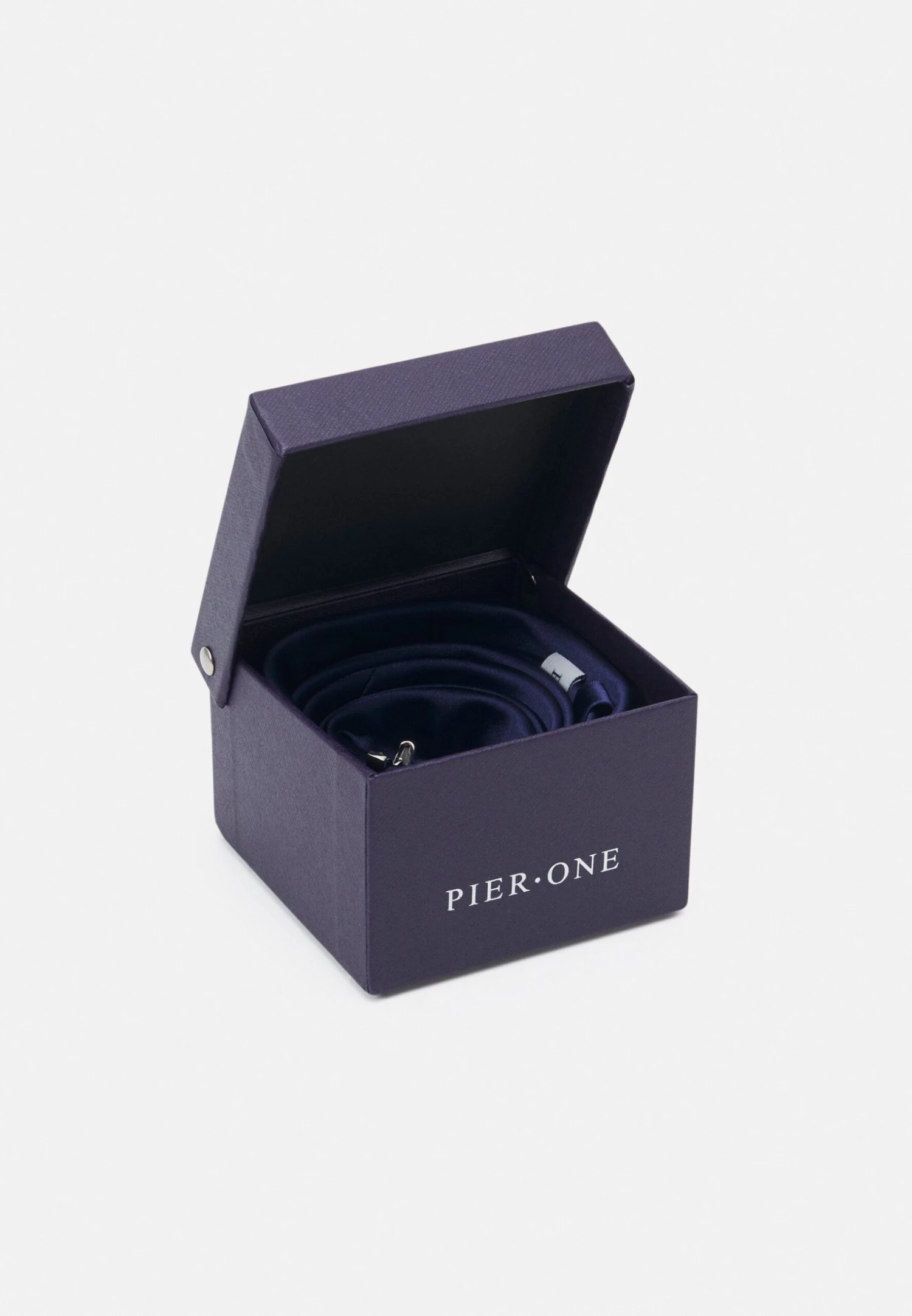 Set - Cravate - Dark Blue Pier One Set - Cravate - Dark Blue -Pier One 3b22a5cd6447452bb24bd698f482c090 scaled