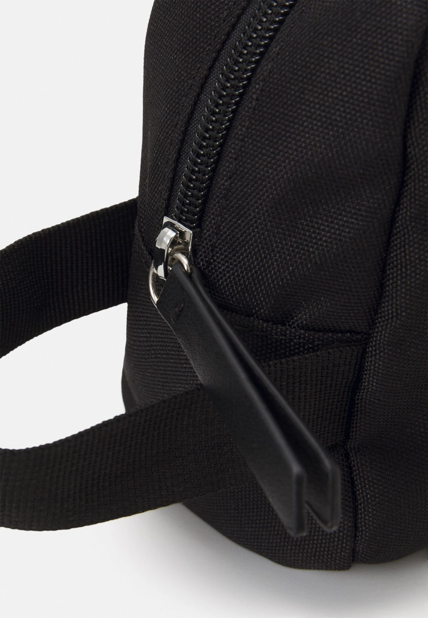 Trousse De Toilette - Black Pier One Trousse De Toilette - Black -Pier One 3d010853bd374b4f84db8b0a35a8b289 scaled