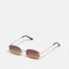 Pier One Unisex - Lunettes De Soleil - Gold-Coloured 1 Pier One Unisex - Lunettes De Soleil - Gold-Coloured -Pier One 3f81d0c4dc6f4ff49ea3fc6d1fd9fad6