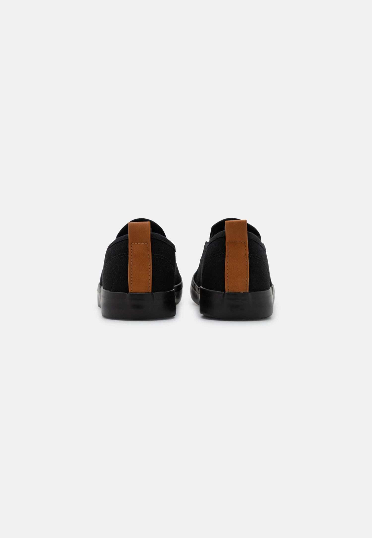 Unisex - Mocassins - Black Pier One Unisex - Mocassins - Black -Pier One 498de95b879f4ad0a437960998fc617e scaled