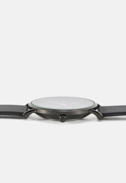 Pier One Unisex - Montre - Black 4 Pier One Unisex - Montre - Black -Pier One 4a4c5fd2ccf24a73a7e672b724fd8279