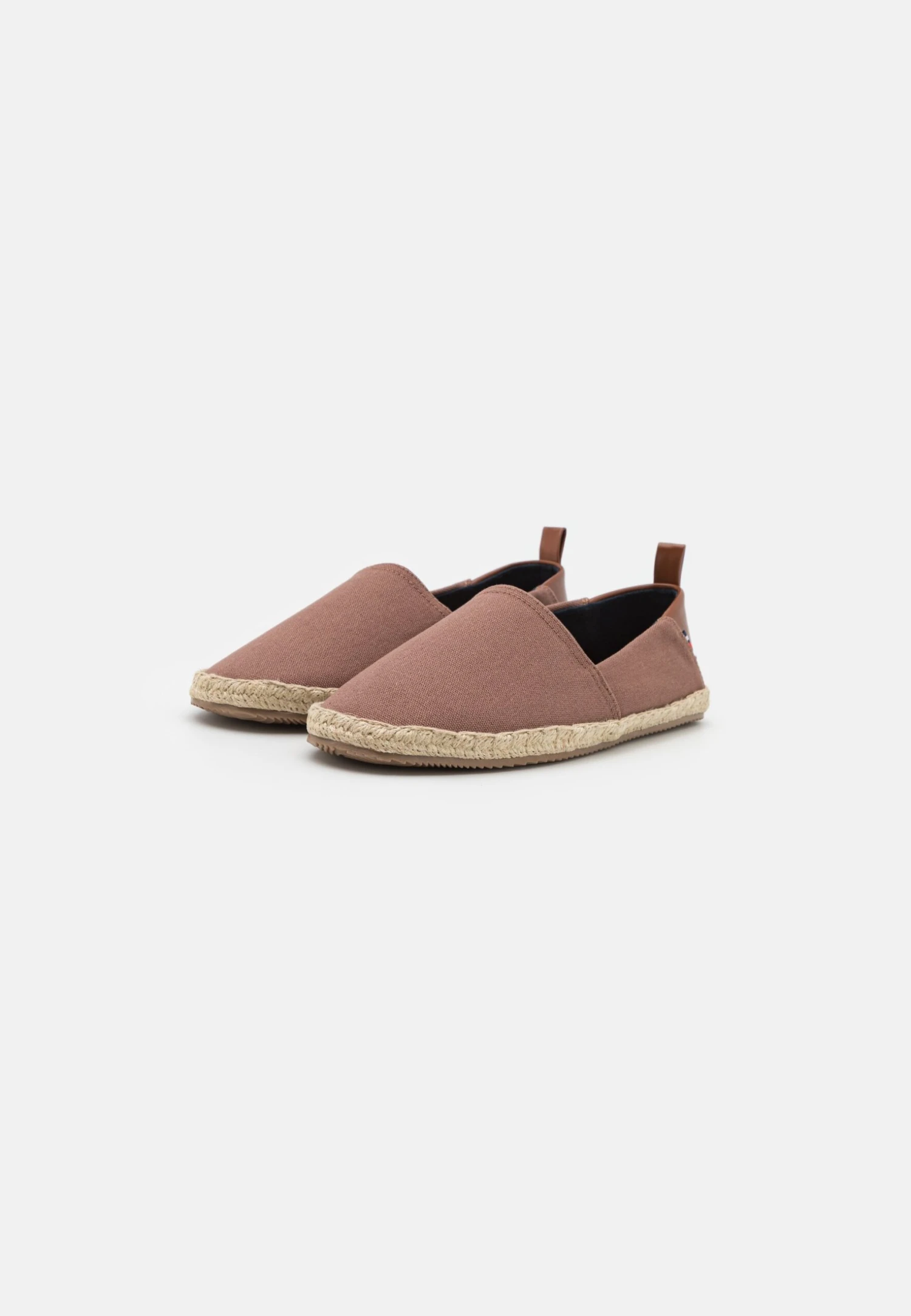 Unisex - Espadrilles - Brown Pier One Unisex - Espadrilles - Brown -Pier One 4ca37280f211418cadb47f5bf6efc8a7 scaled