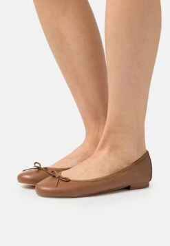 Pier One Leather - Ballerines - Cognac