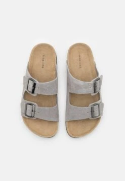 Pier One Leather Unisex - Chaussons - Grey -Pier One 6e172422b00e484a8ac21c5f565af9d6