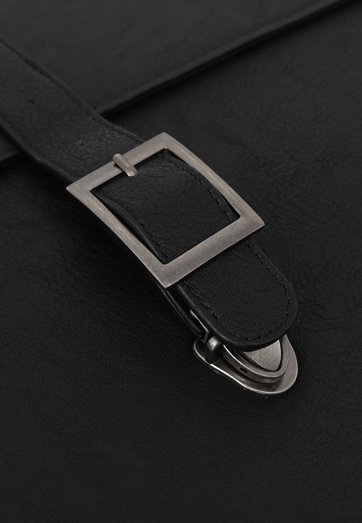 Mallette - 802 - Black Pier One Mallette - 802 - Black -Pier One a0daf5dc2db74fed92af0c067fd475b3 scaled