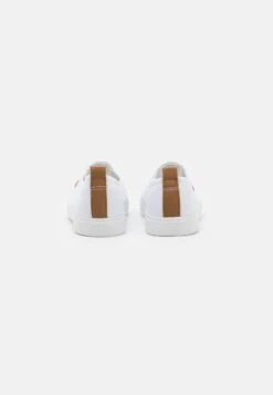 Pier One Unisex - Mocassins - White 4 Pier One Unisex - Mocassins - White -Pier One d0dcb07e7bd24443a1df824091ece39a